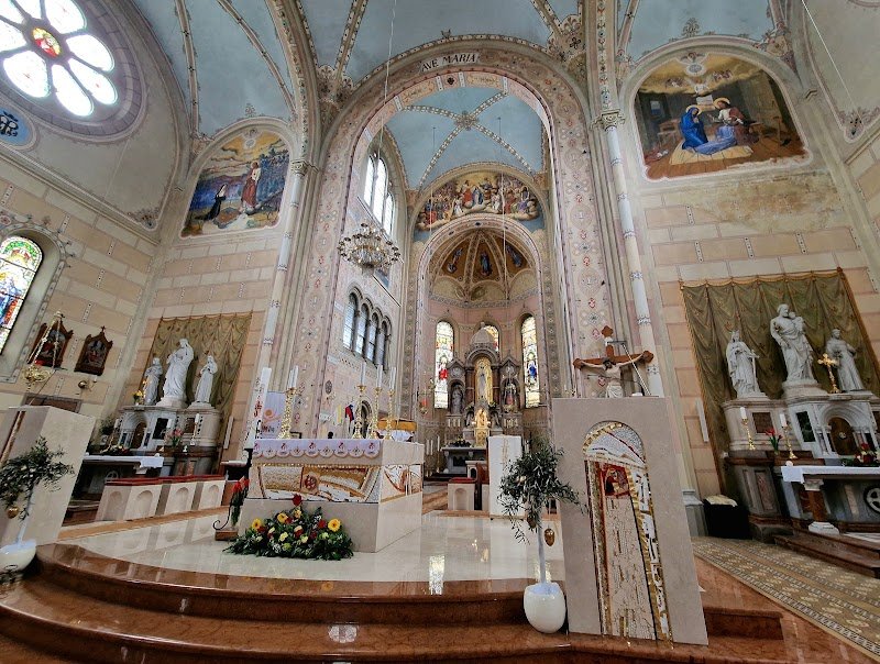 Bazilika Lurške Matere Božje - dodatna slika