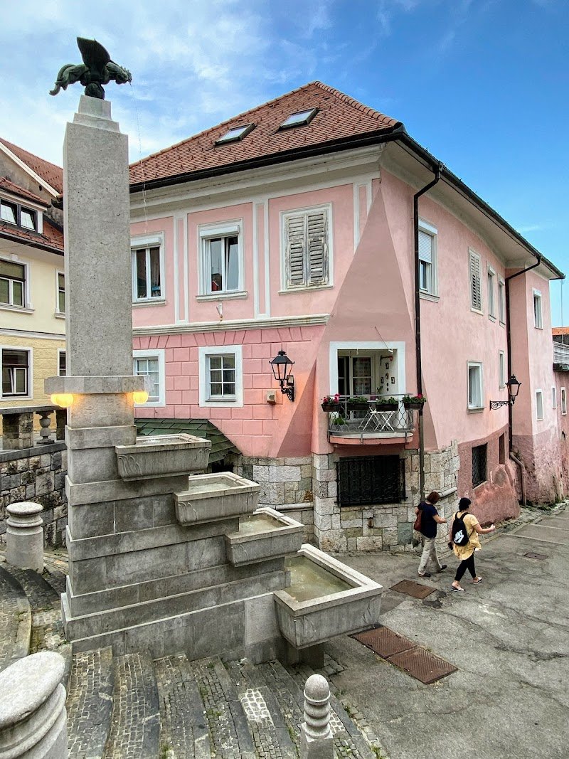 Cerkev Rožnovenske Matere Božje - dodatna slika