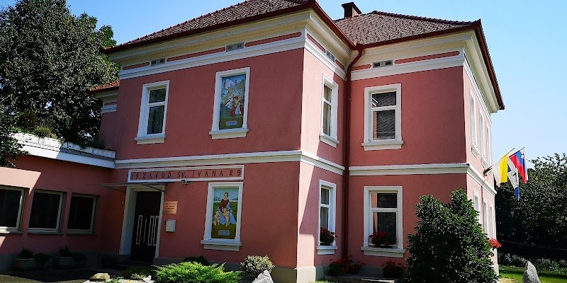 Cerkev sv. Janeza Nepomuka - dodatna slika