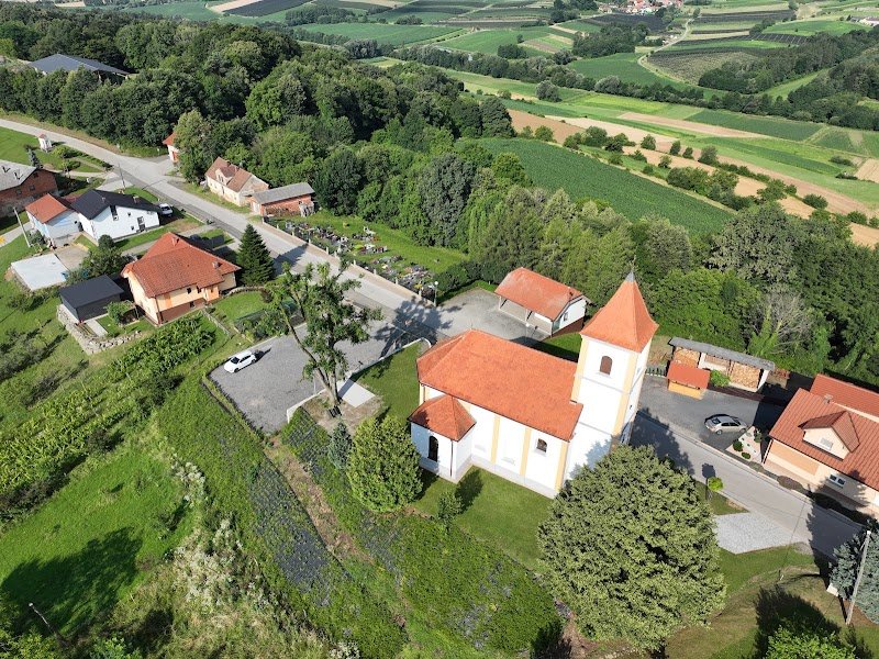 Cerkev sv. Marija Snežna