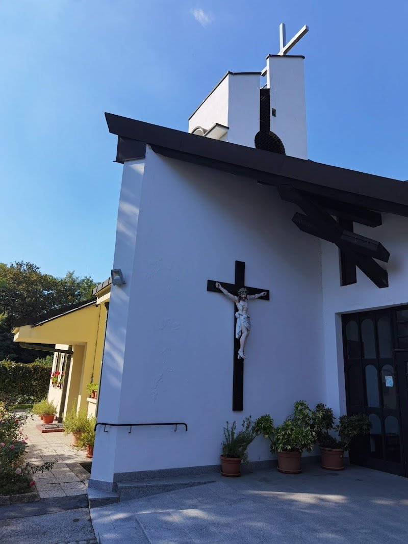 Cerkev svete Družine - dodatna slika
