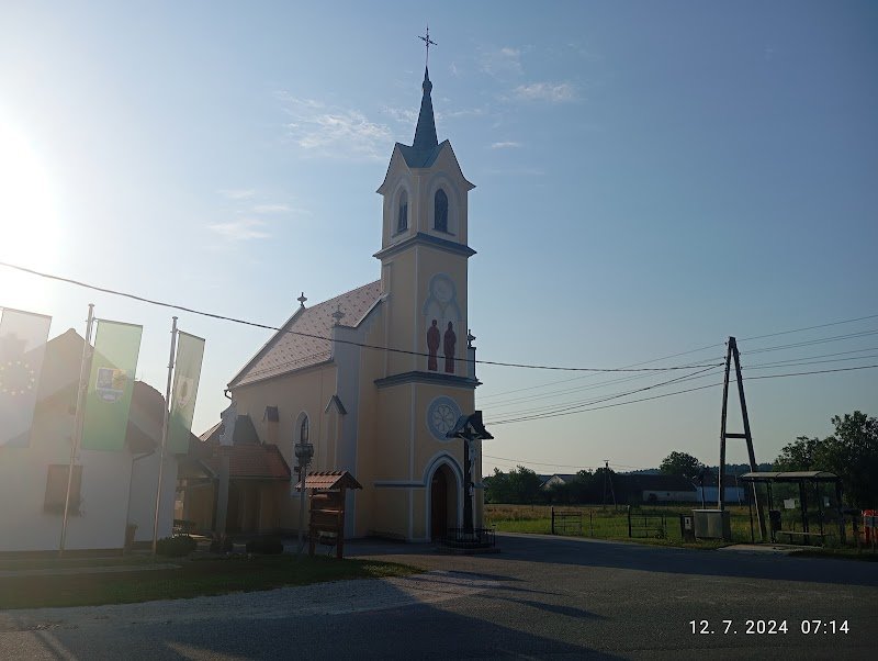 Cerkev svete Družine - dodatna slika