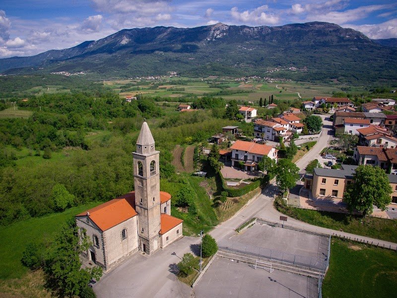 Župnijska cerkev sv. Cirila in Metoda