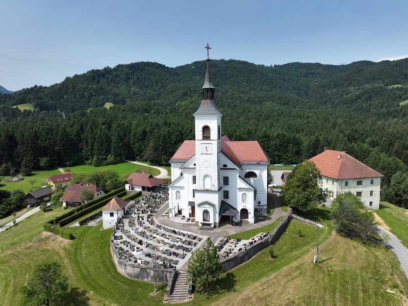 Župnijska cerkev sv. Frančiška Ksaverija