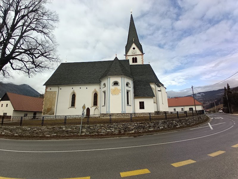 Župnijska cerkev sv. Petra in Pavla